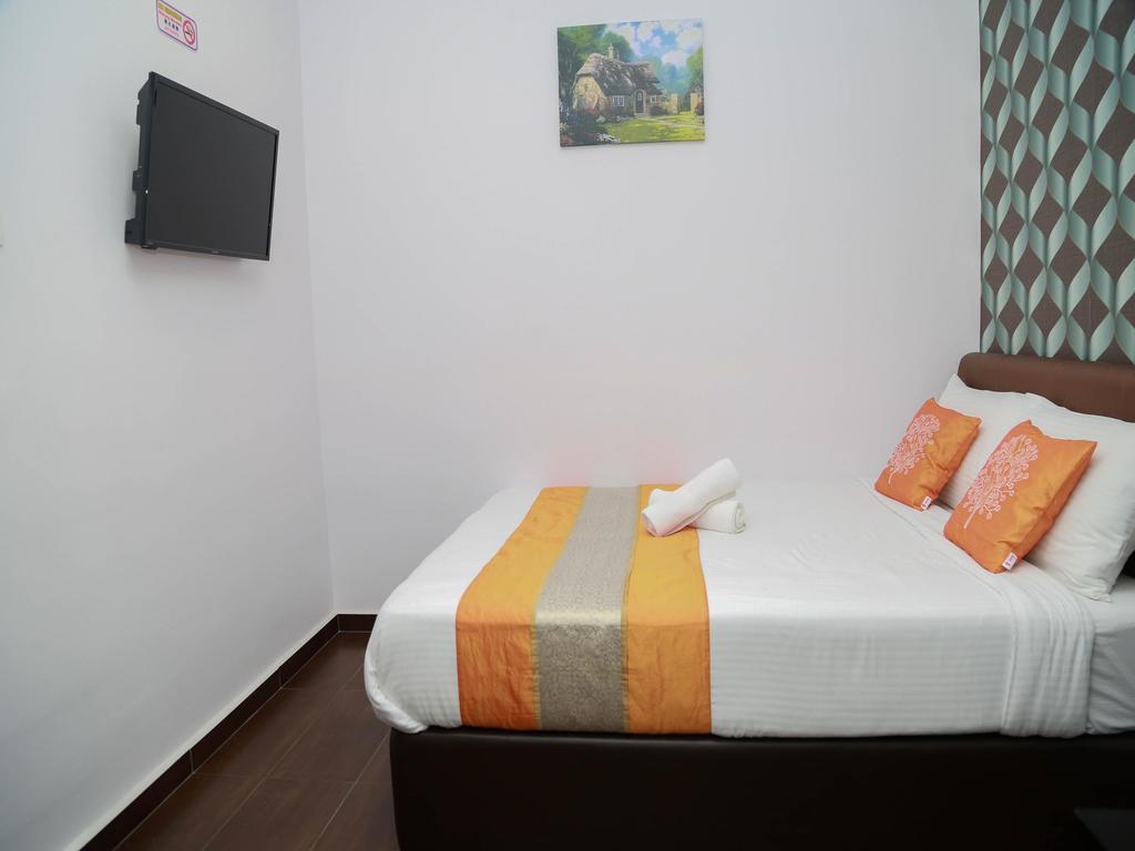 Oyo 250 Palazzo Hotel Kulai Johor Bahru Esterno foto